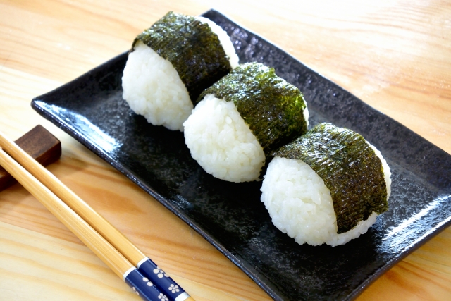 おにぎり3個