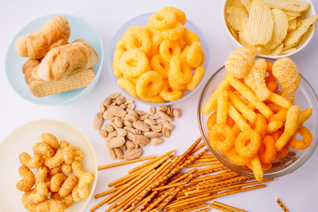 さまざまなスナック菓子